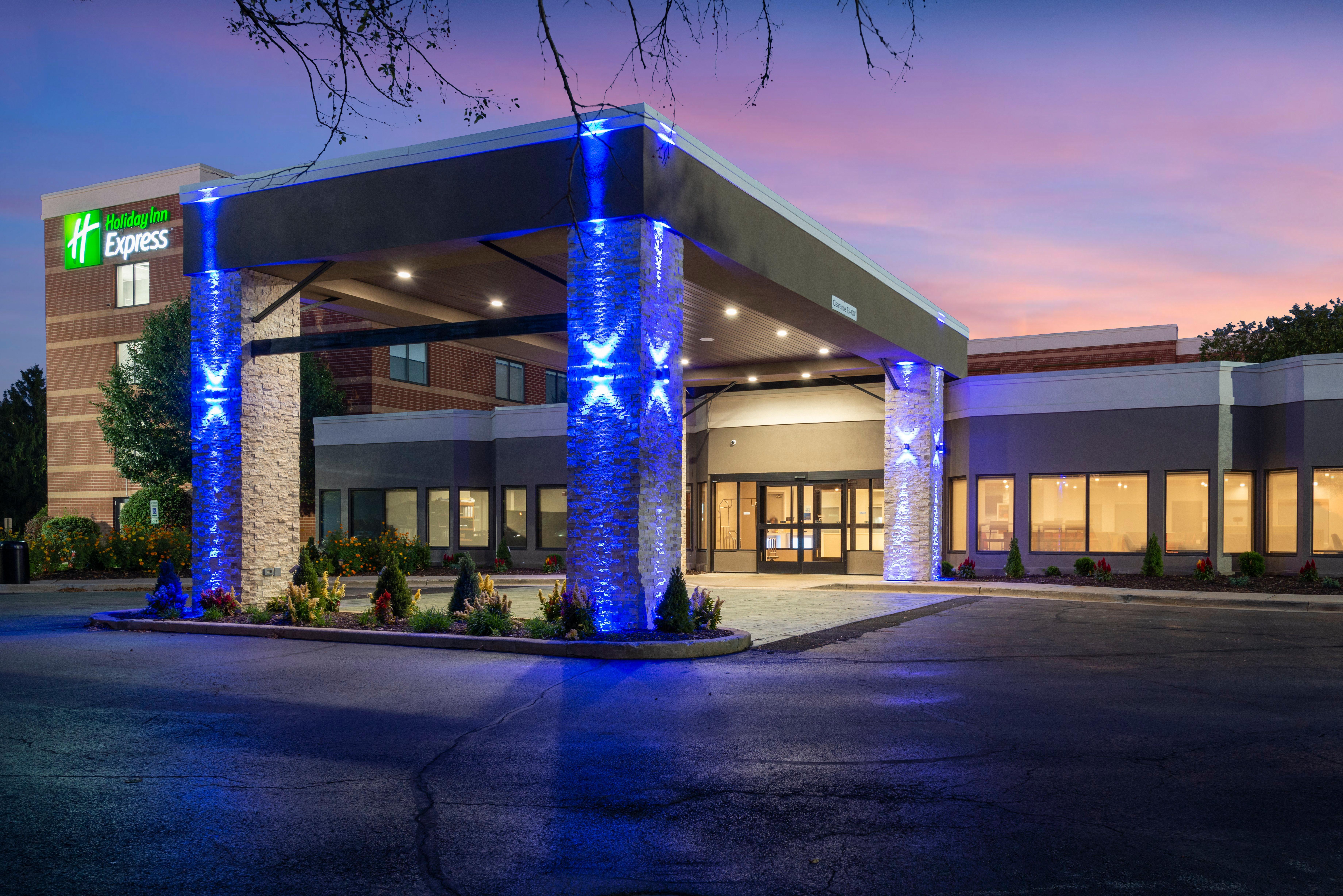 Holiday Inn Express Naperville By Ihg Exterior foto